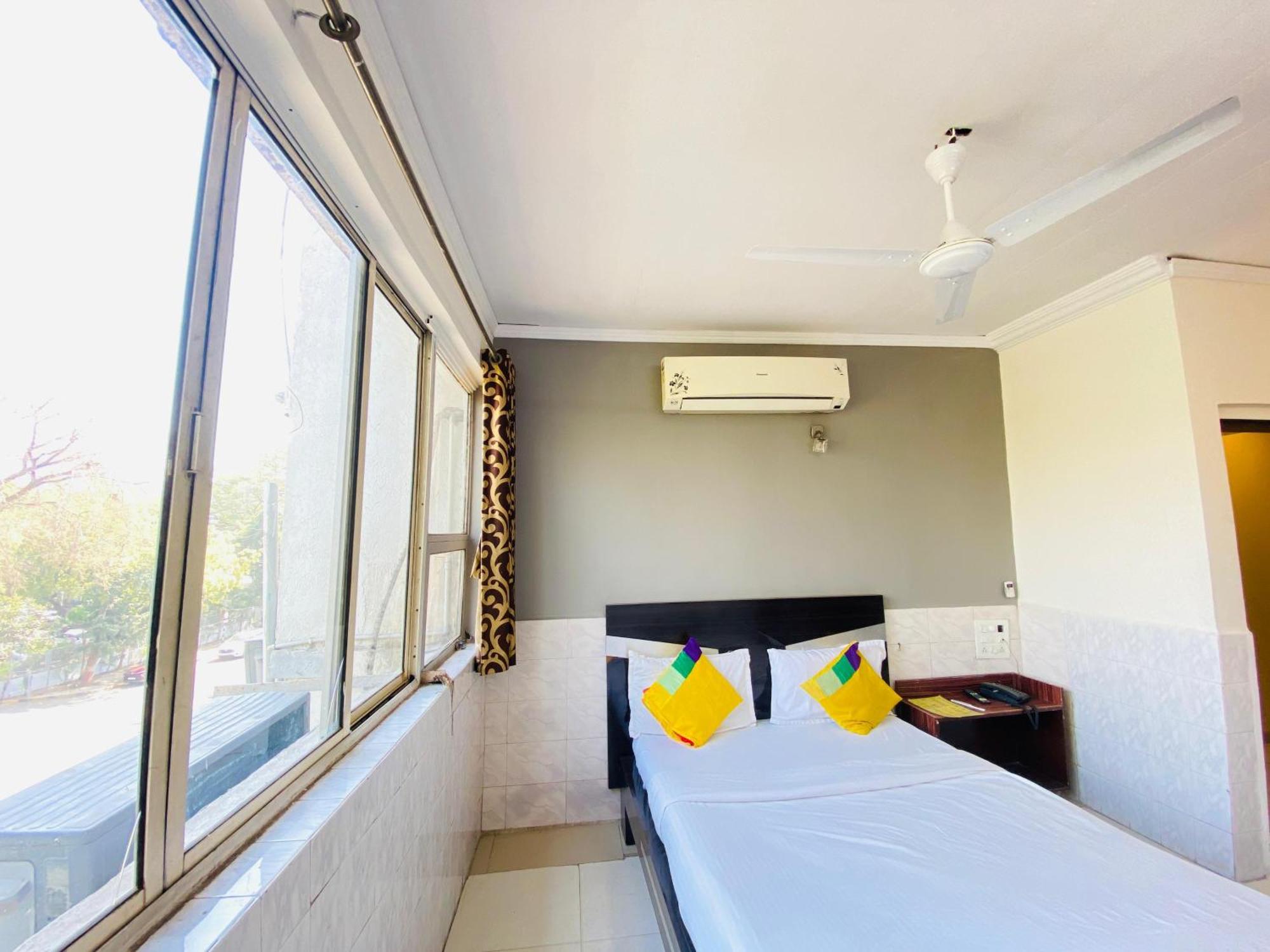 Hotel Aakash Navrangpura Ahmedabad Exterior photo
