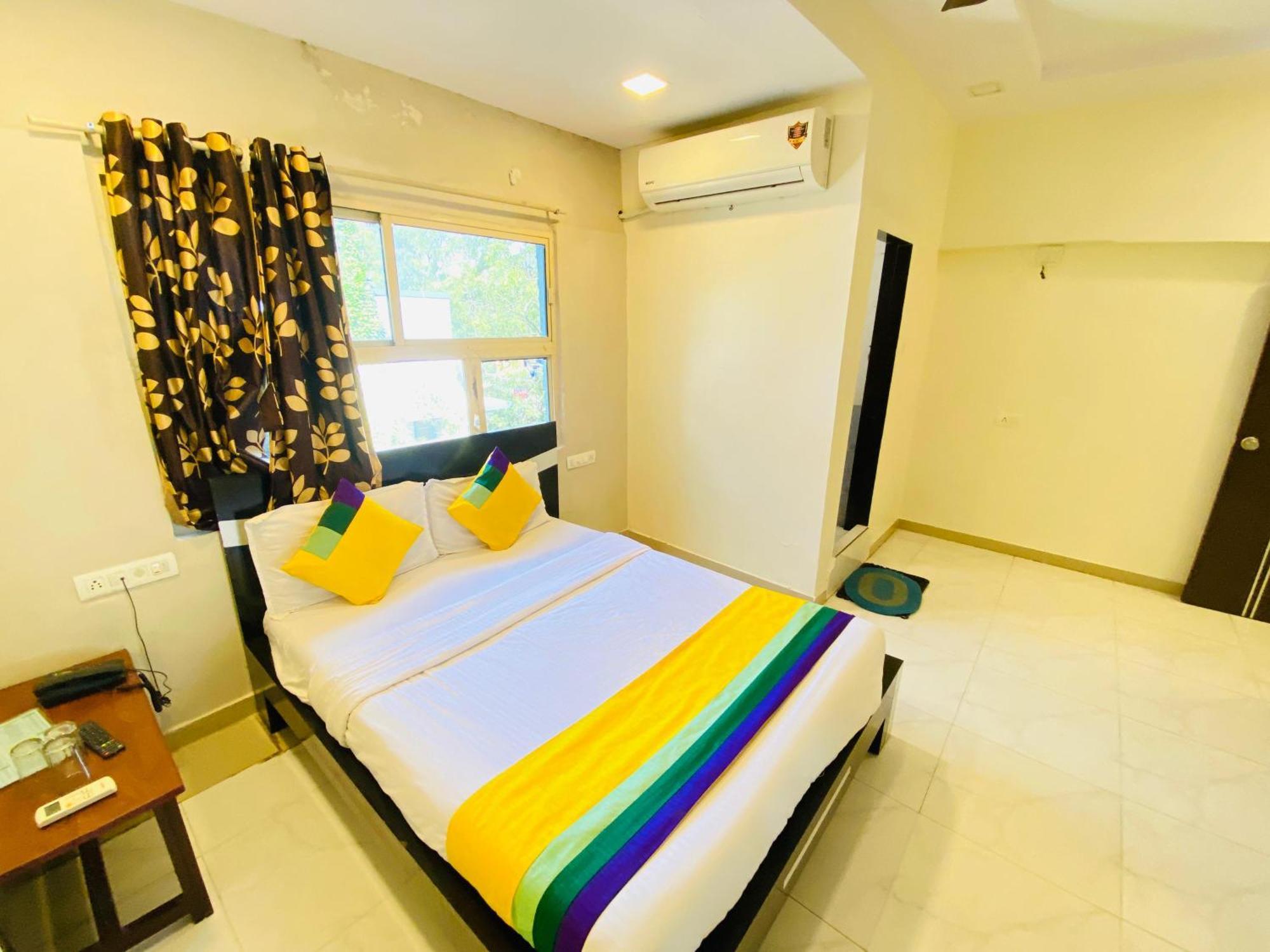 Hotel Aakash Navrangpura Ahmedabad Exterior photo